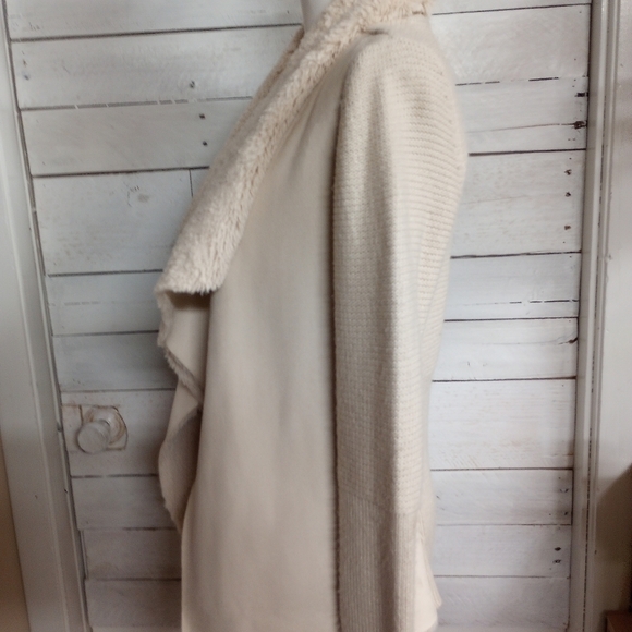 Romeo & Juliet Women's Waterfall Open Front Cardigan Size XSmall Cream - Picture 2 of 10